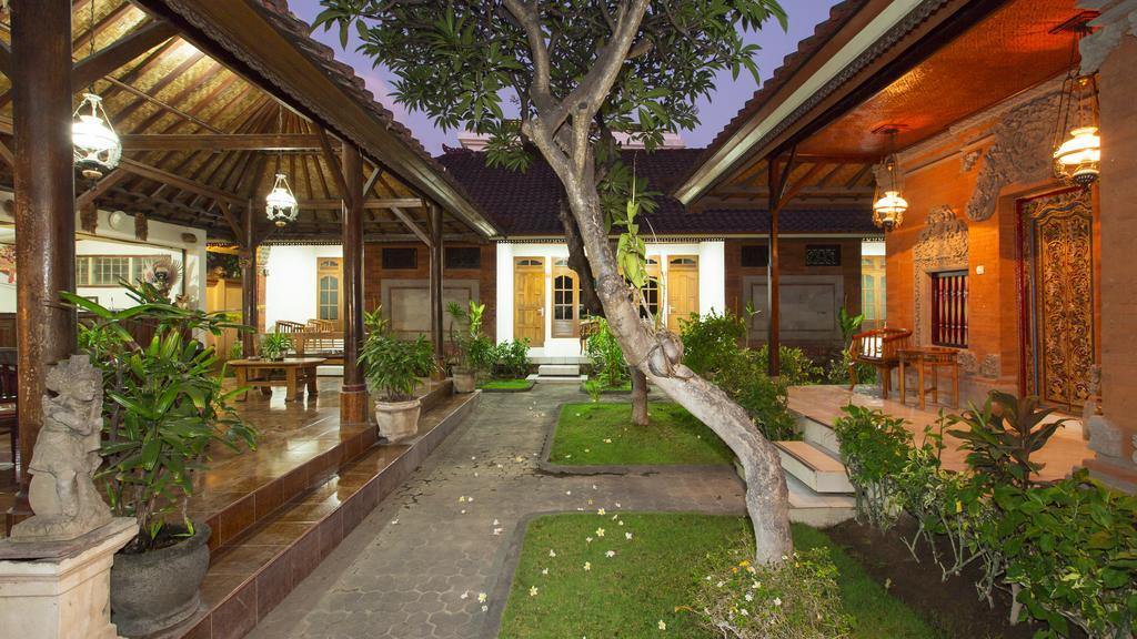 Surya Tropical Kuta Hotel Kuta  Ngoại thất bức ảnh