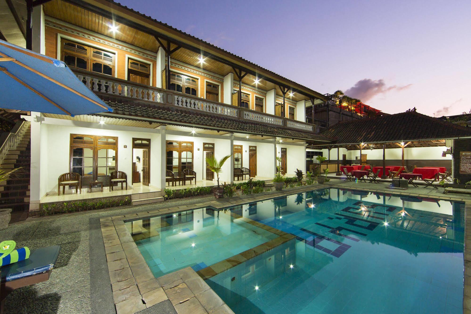 Surya Tropical Kuta Hotel Kuta  Ngoại thất bức ảnh