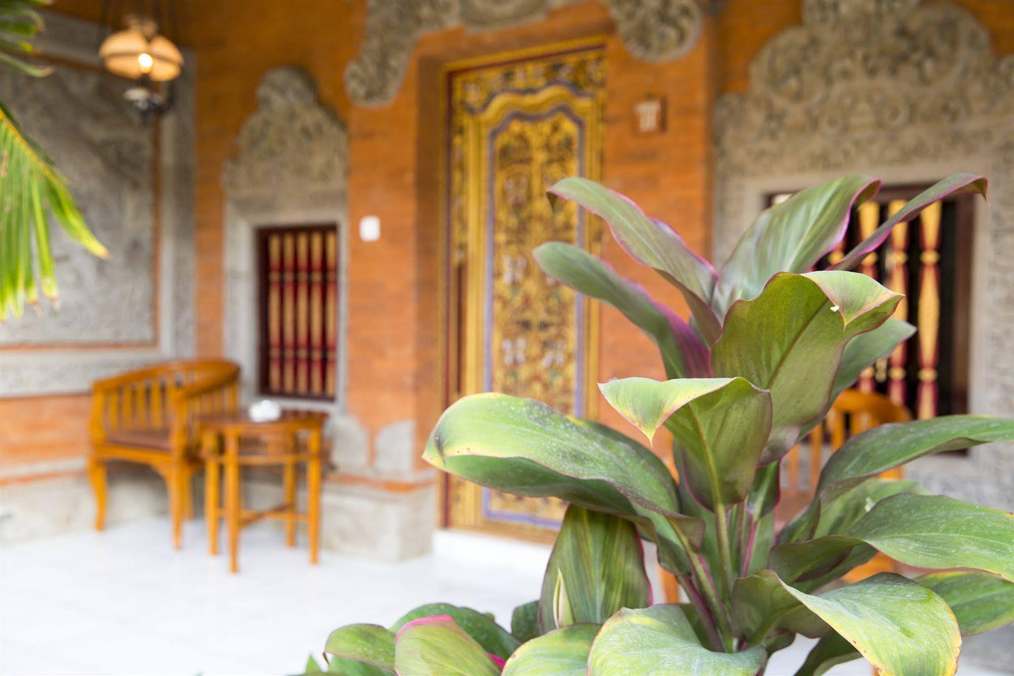 Surya Tropical Kuta Hotel Kuta  Ngoại thất bức ảnh