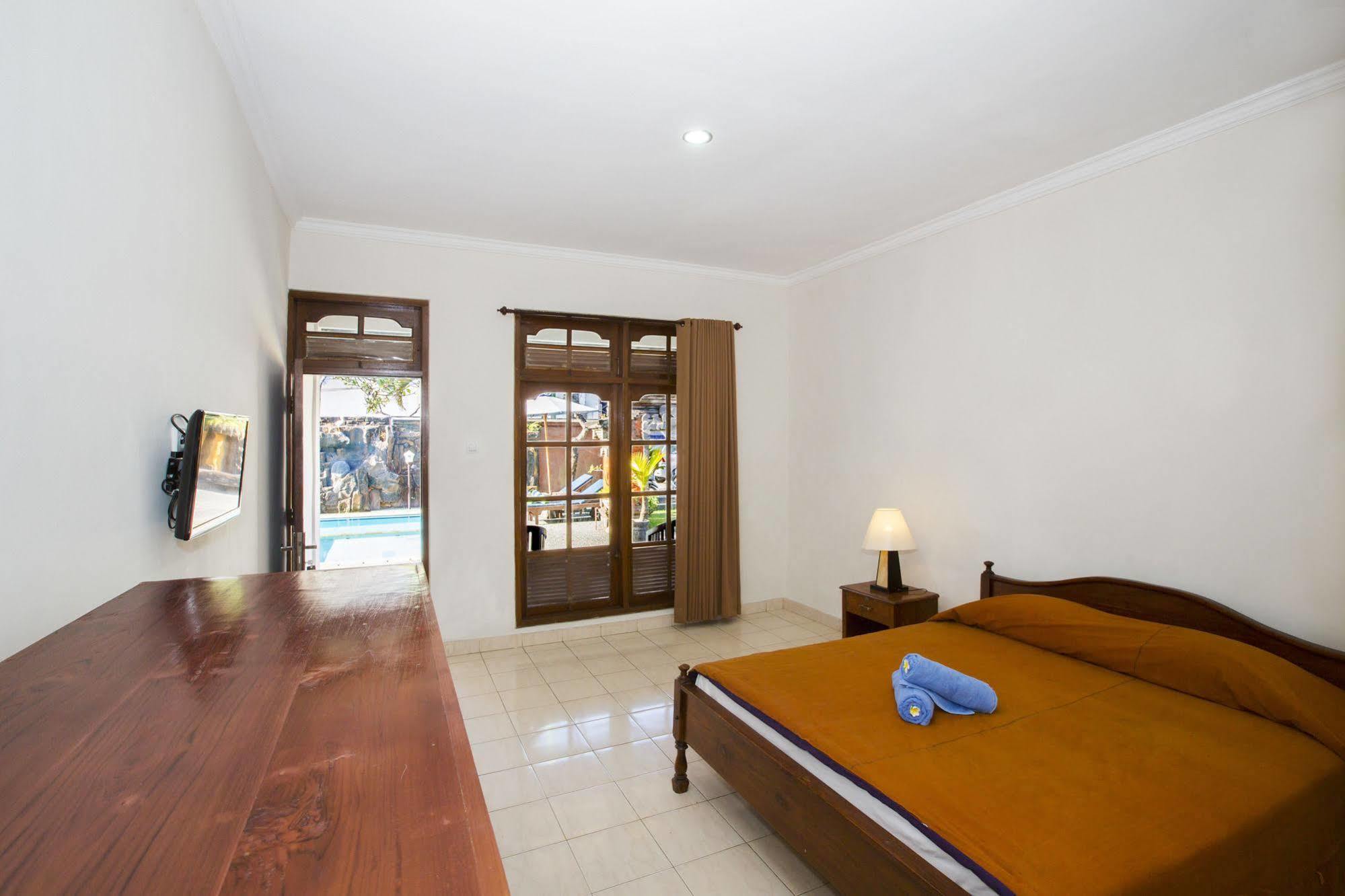 Surya Tropical Kuta Hotel Kuta  Ngoại thất bức ảnh