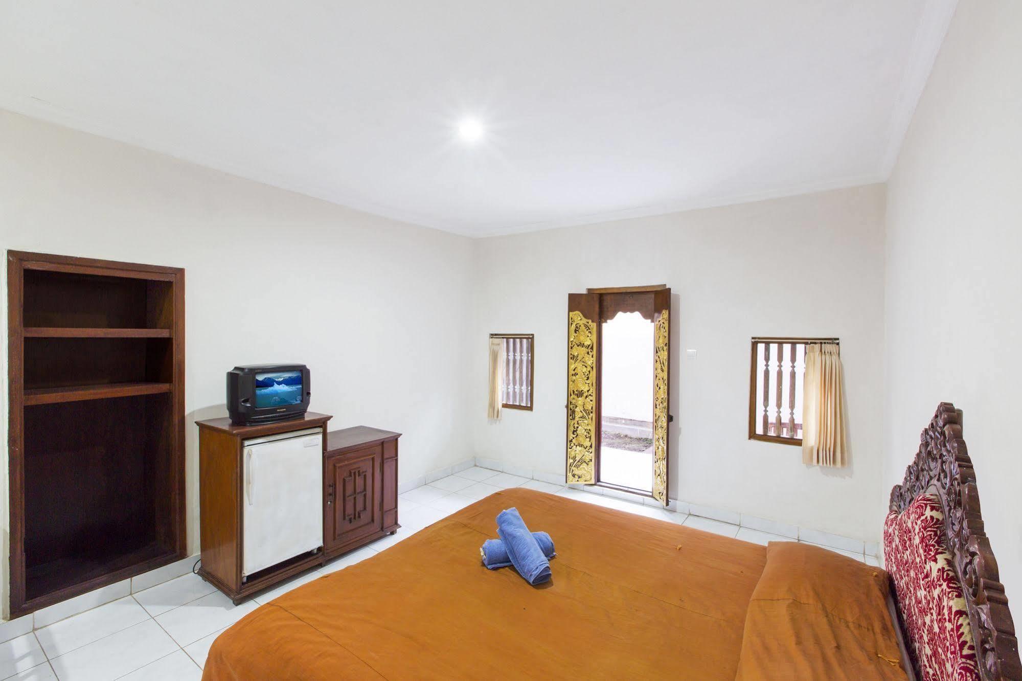 Surya Tropical Kuta Hotel Kuta  Ngoại thất bức ảnh