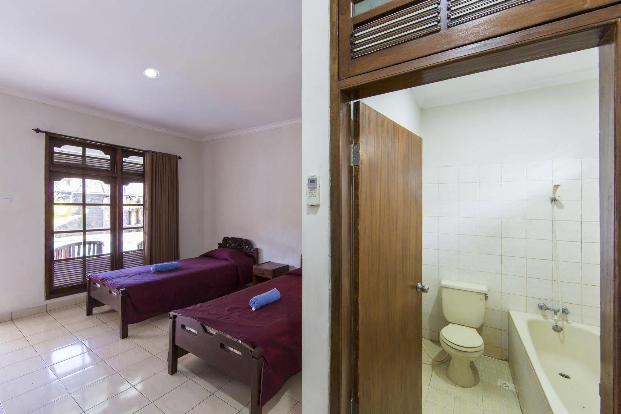 Surya Tropical Kuta Hotel Kuta  Ngoại thất bức ảnh