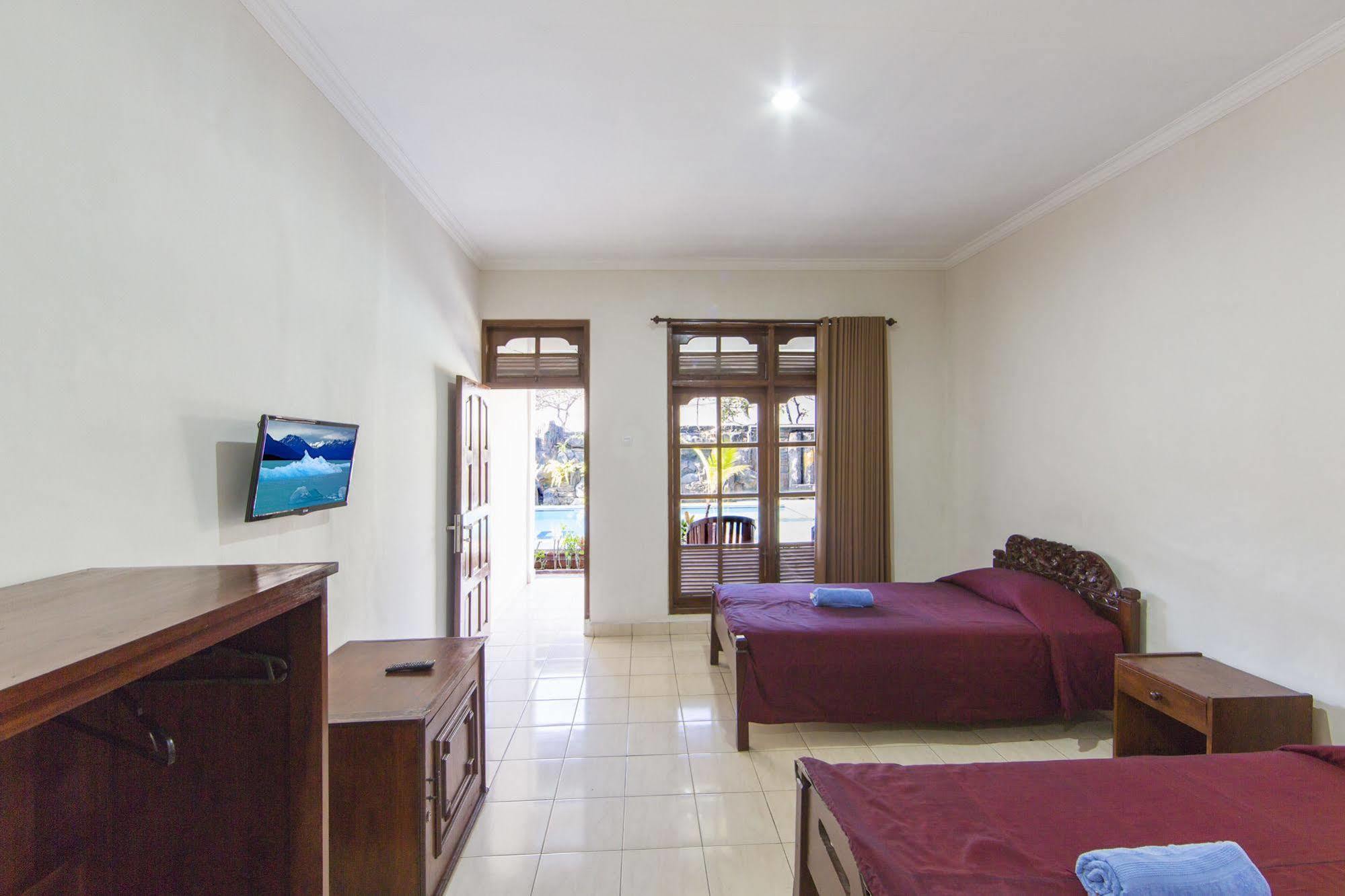 Surya Tropical Kuta Hotel Kuta  Ngoại thất bức ảnh