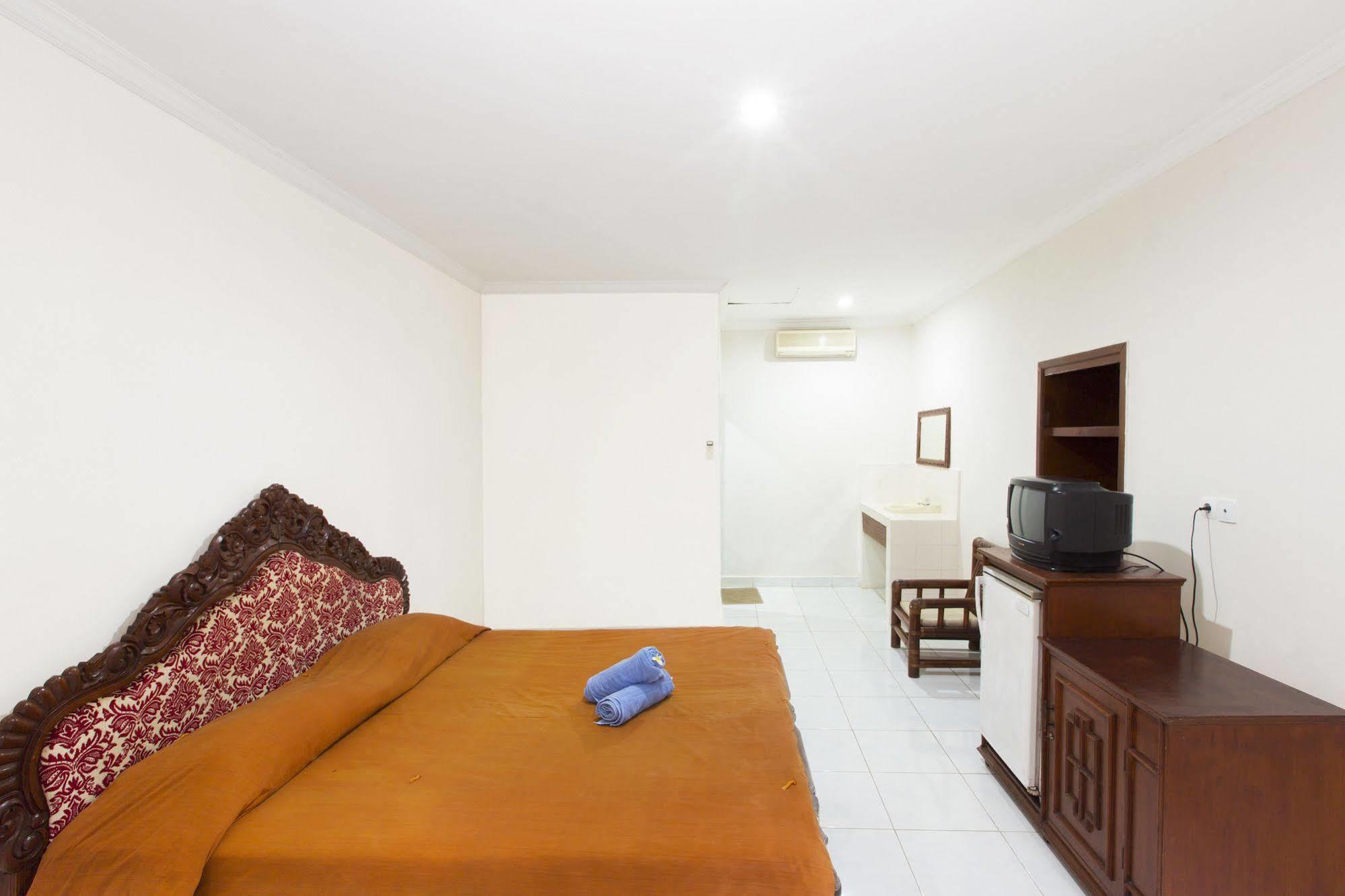 Surya Tropical Kuta Hotel Kuta  Ngoại thất bức ảnh
