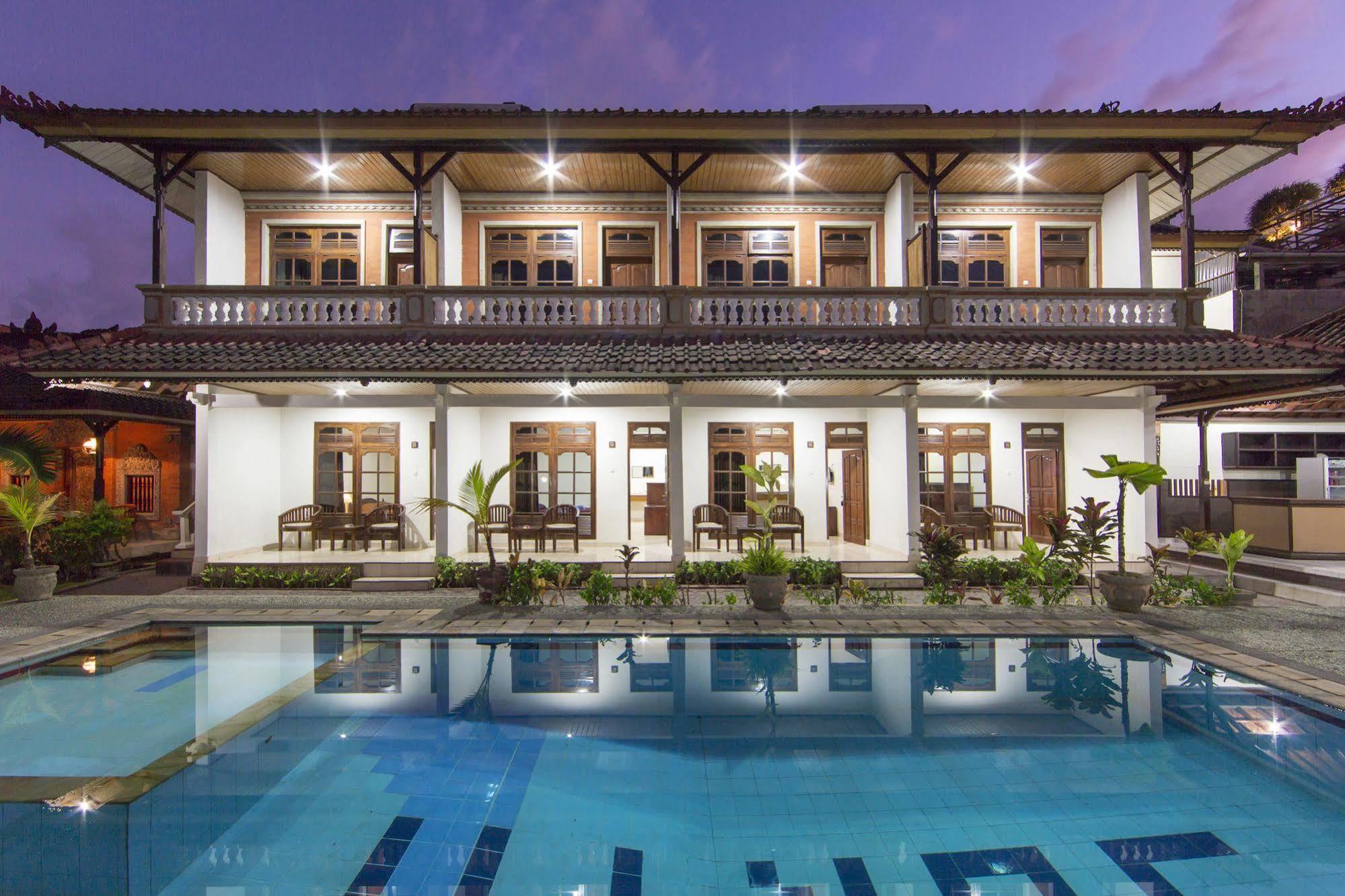 Surya Tropical Kuta Hotel Kuta  Ngoại thất bức ảnh