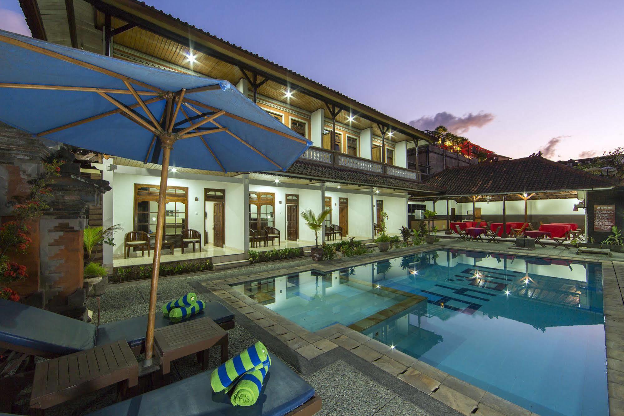 Surya Tropical Kuta Hotel Kuta  Ngoại thất bức ảnh