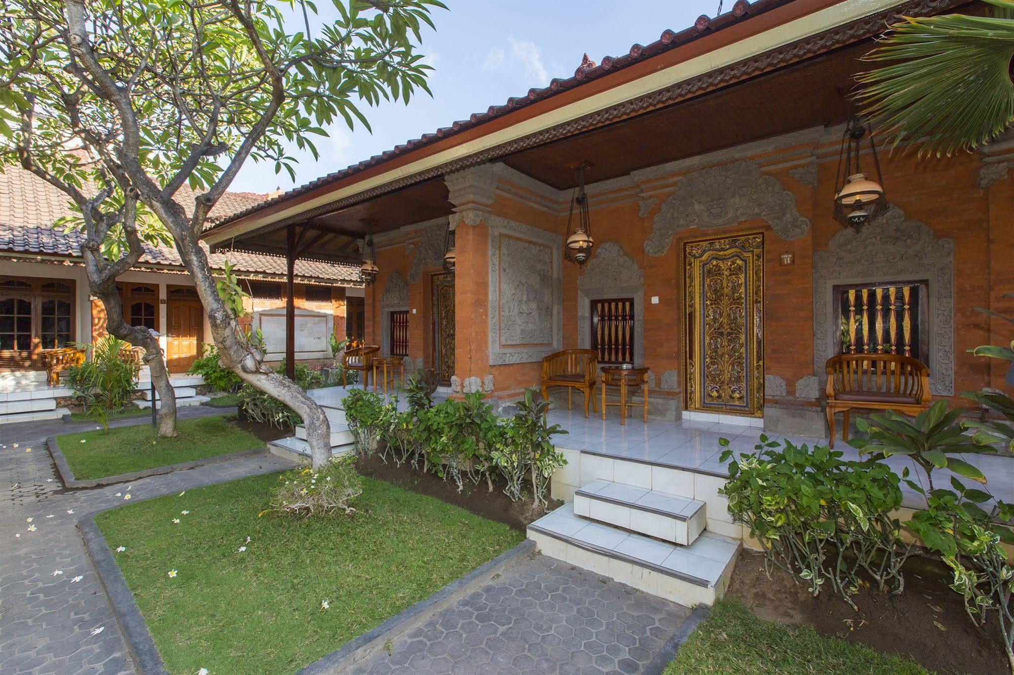 Surya Tropical Kuta Hotel Kuta  Ngoại thất bức ảnh