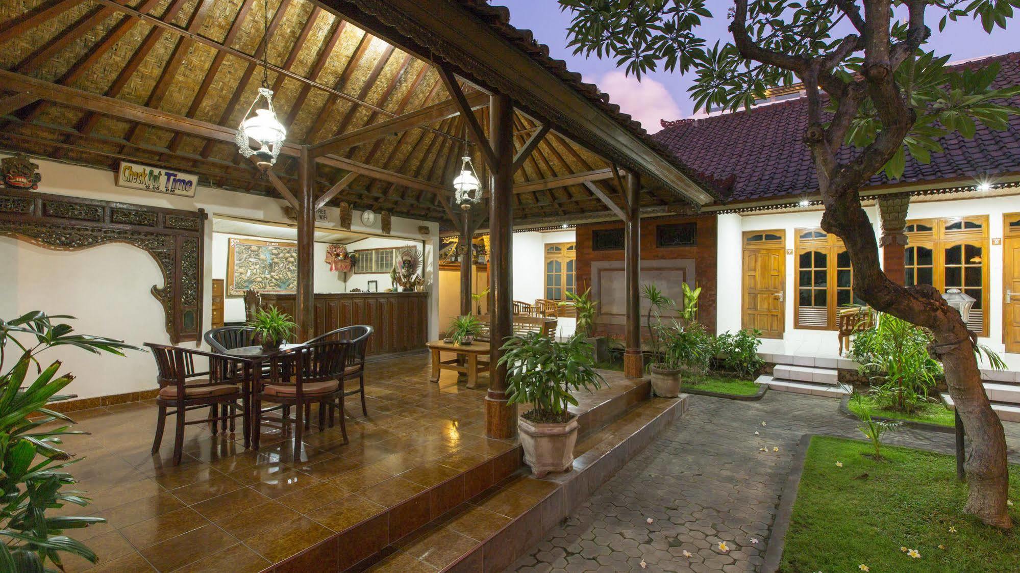 Surya Tropical Kuta Hotel Kuta  Ngoại thất bức ảnh