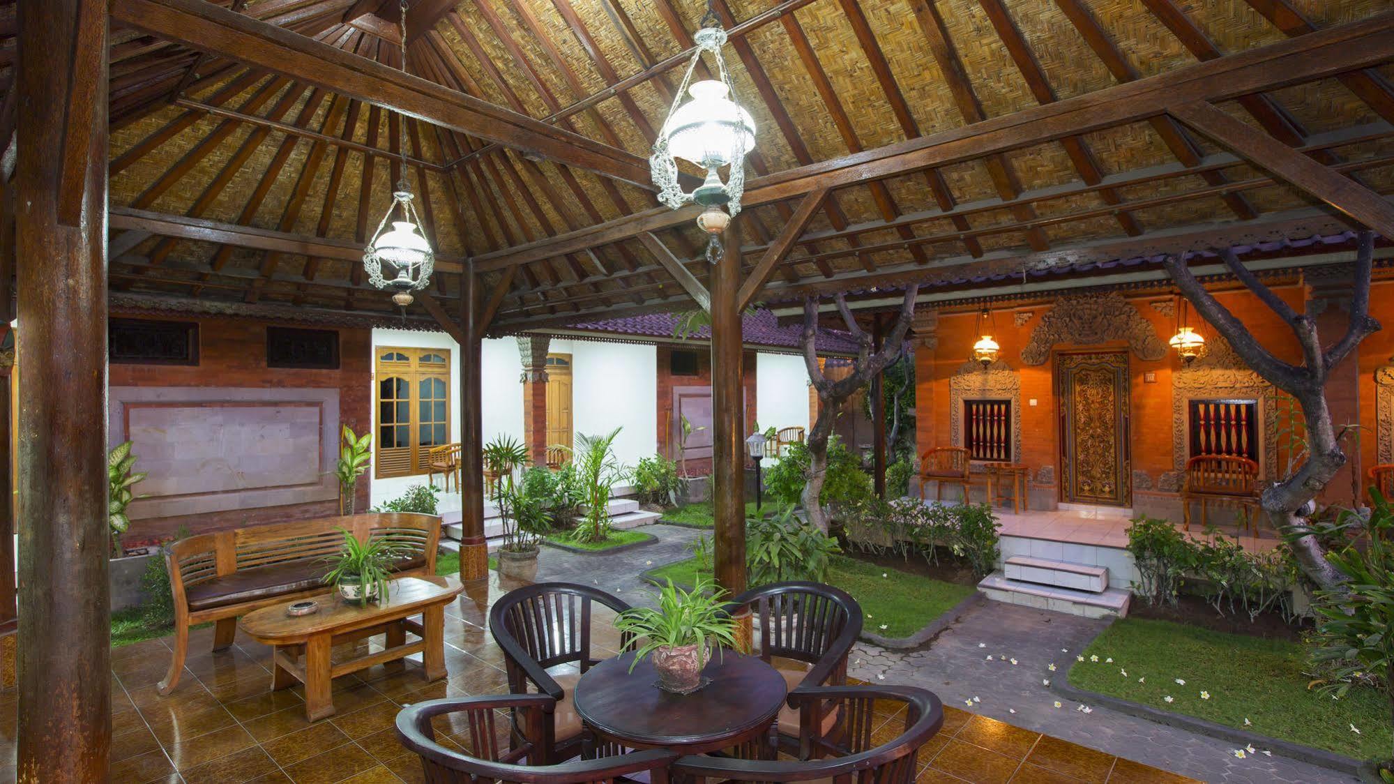 Surya Tropical Kuta Hotel Kuta  Ngoại thất bức ảnh
