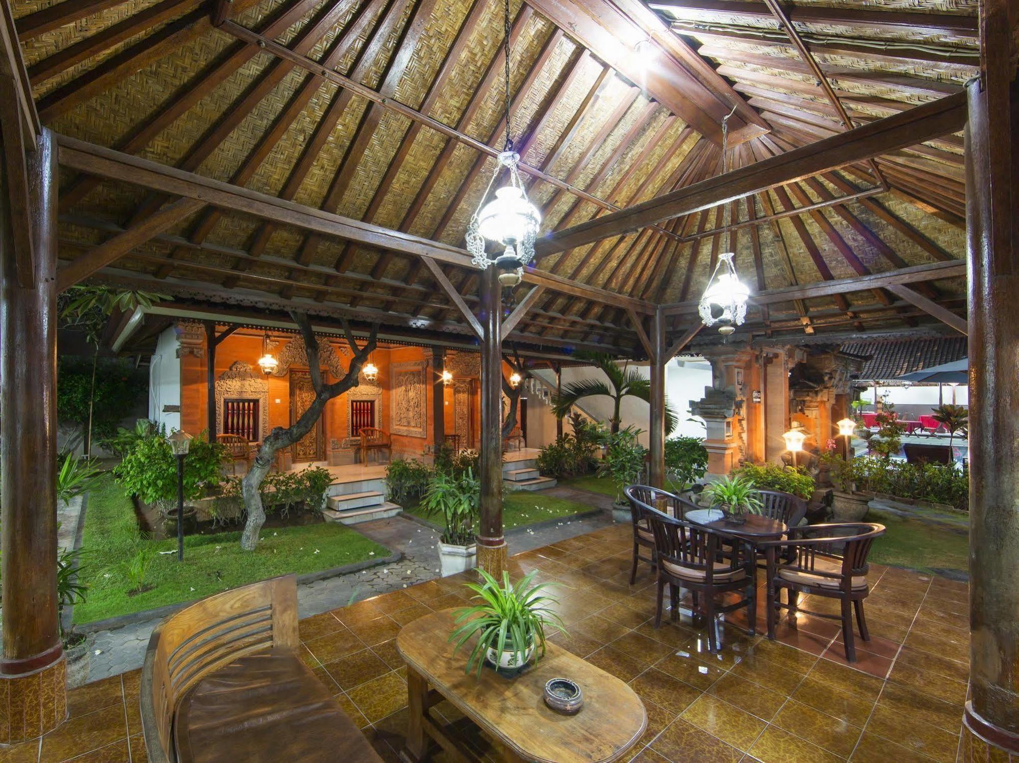 Surya Tropical Kuta Hotel Kuta  Ngoại thất bức ảnh