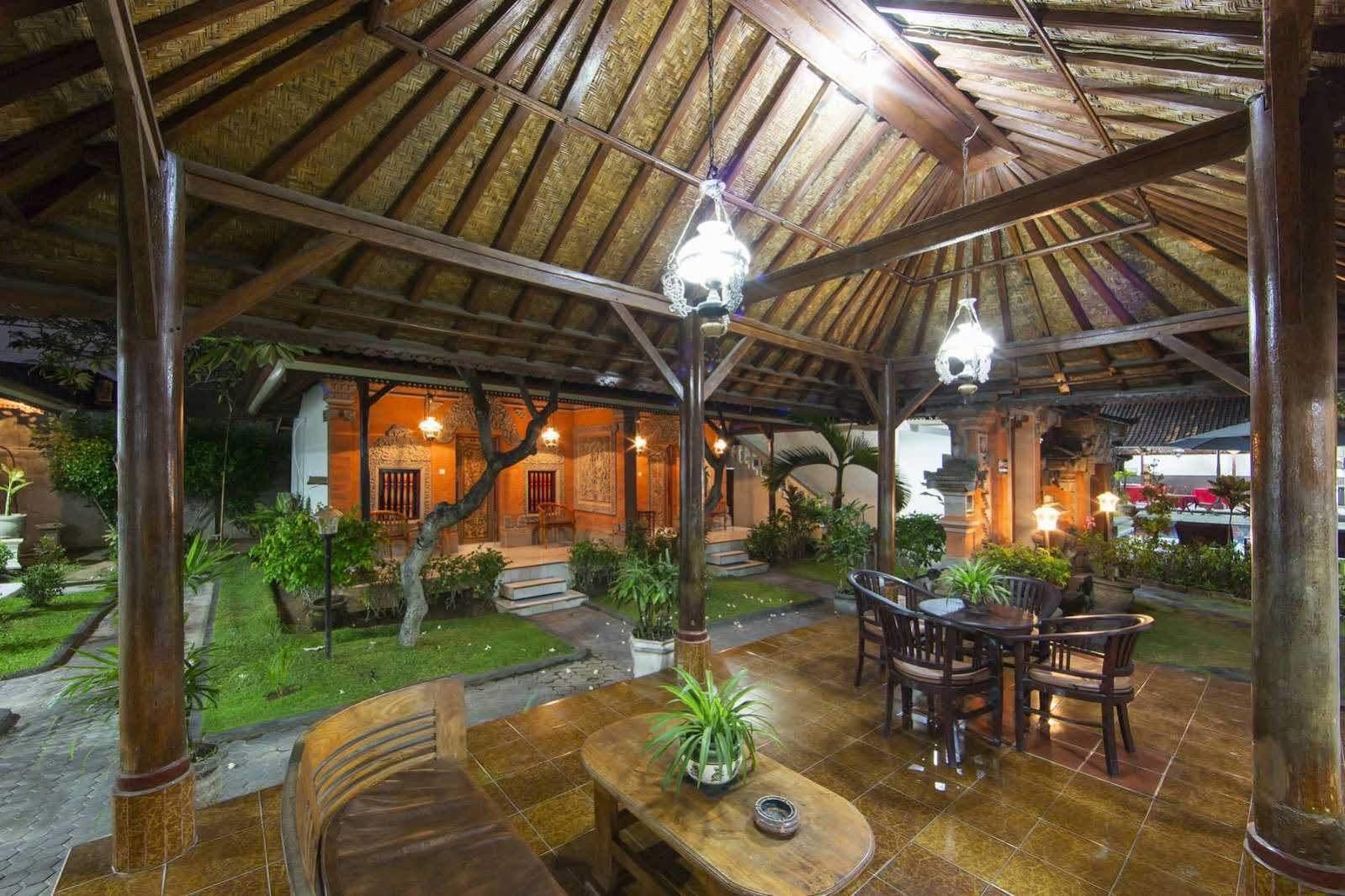 Surya Tropical Kuta Hotel Kuta  Ngoại thất bức ảnh
