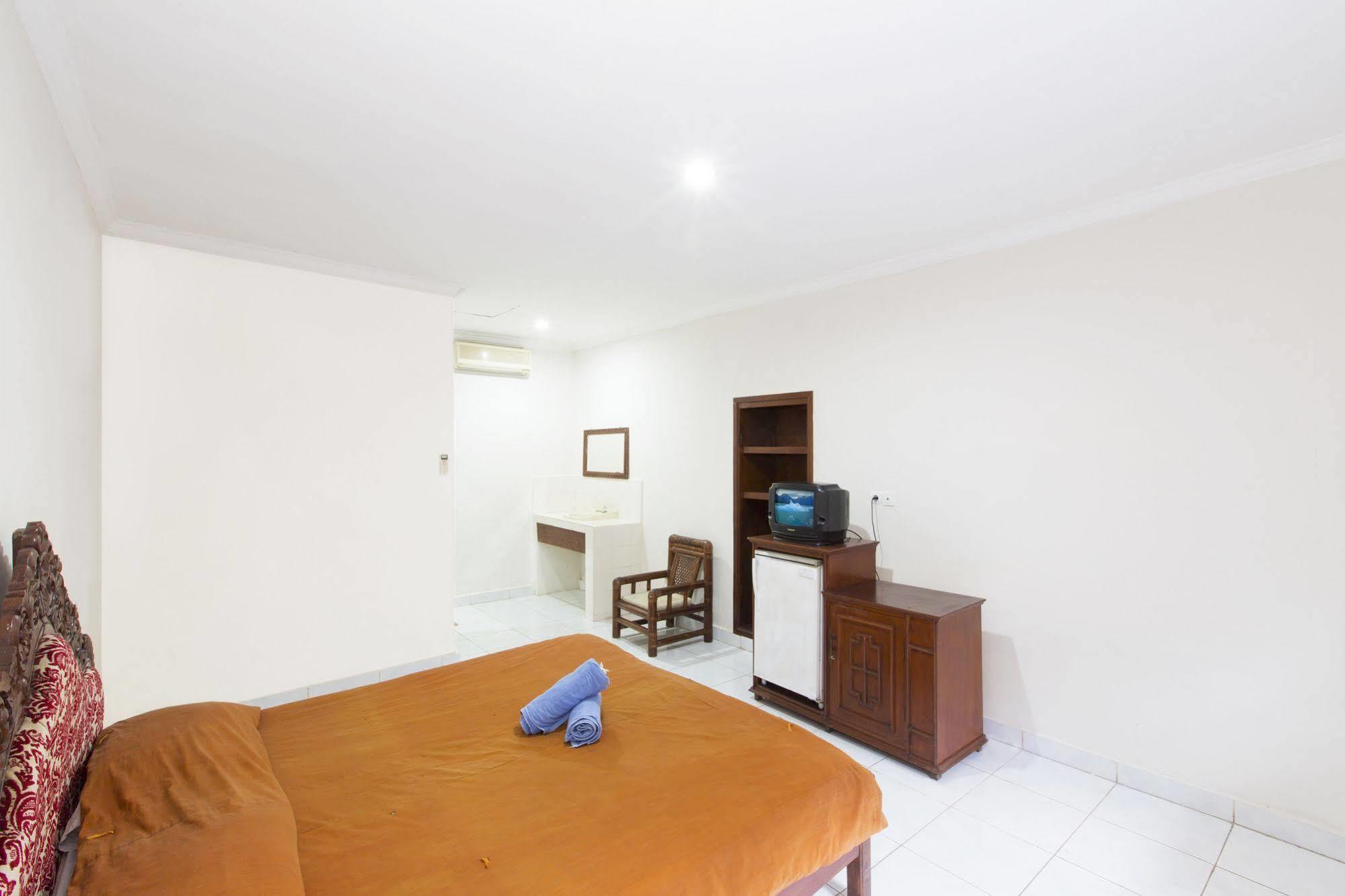 Surya Tropical Kuta Hotel Kuta  Ngoại thất bức ảnh