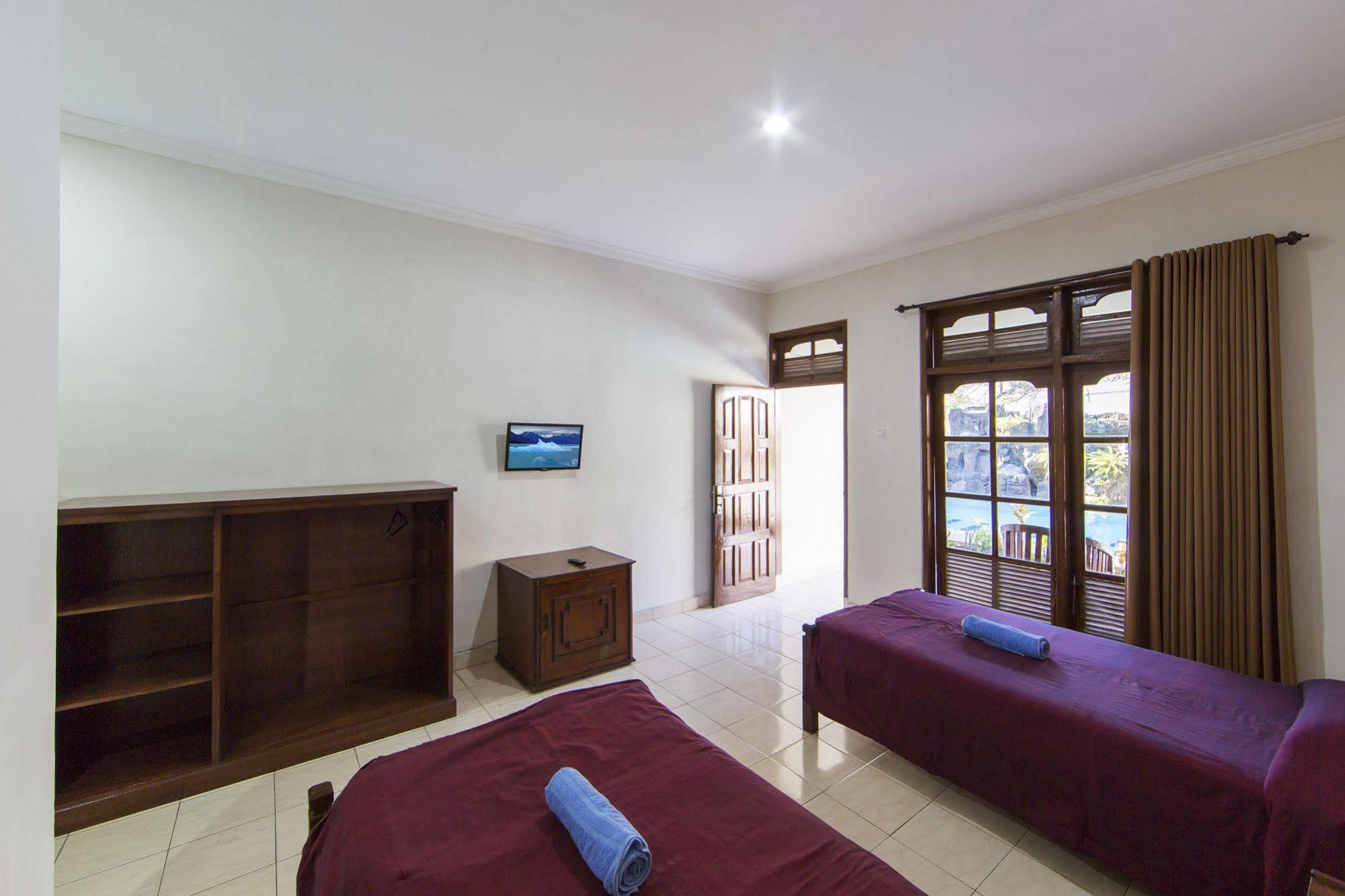 Surya Tropical Kuta Hotel Kuta  Ngoại thất bức ảnh